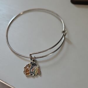 Chicago Blackhawks NHL Silver Bangle with Black and Gold Charm